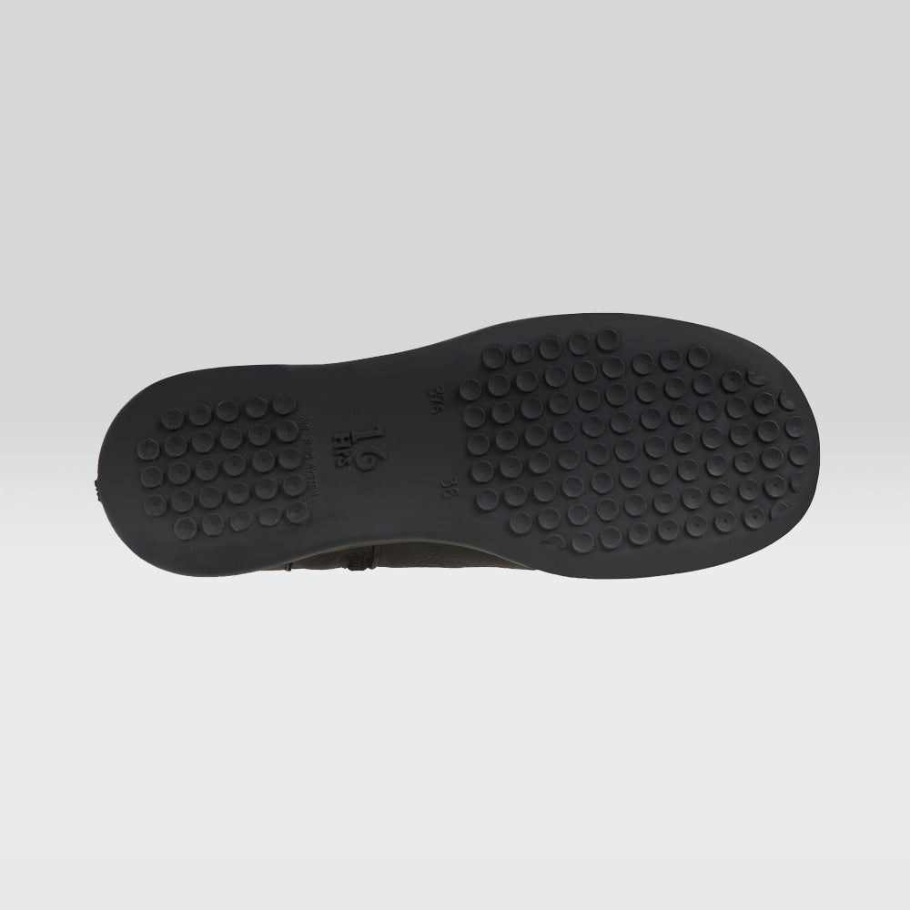 Laura - Zapato Casual en Piel de Venado con Borrego Acabado de Tejido Jarking   Laura - Zapato Casual en Piel de Venado con Borrego Acabado de Tejido Jarking