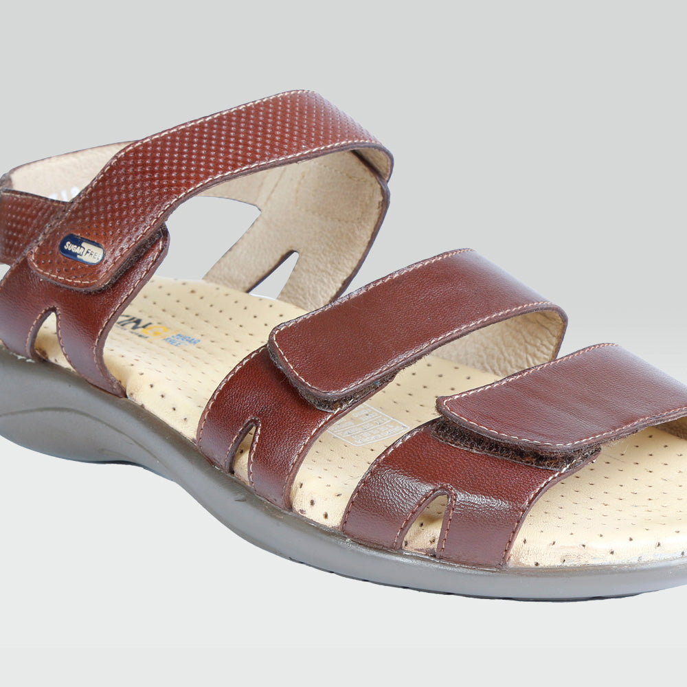 Lucía- Sandalia de piel de borrego café con correas ajustables Jarking   Lucía- Sandalia de piel de borrego café con correas ajustables Jarking