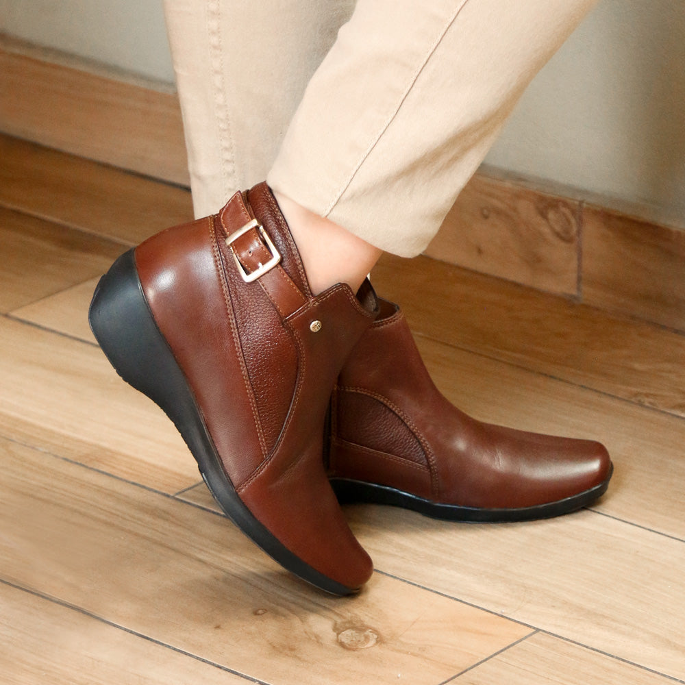 Botines para dama piel de borrego color café Botines para dama piel de borrego color café